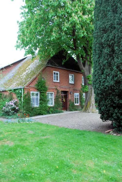 Haus und Garten der Ferienwohnung Ziems